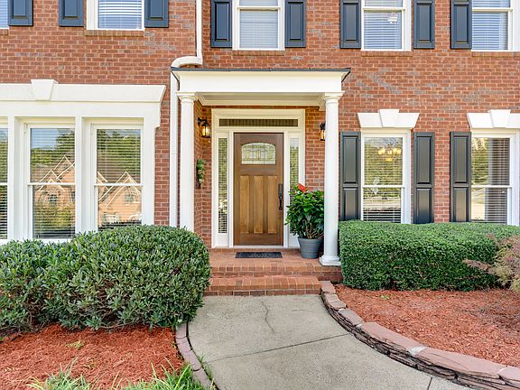 3rd image of 4747 Outlook Way NE