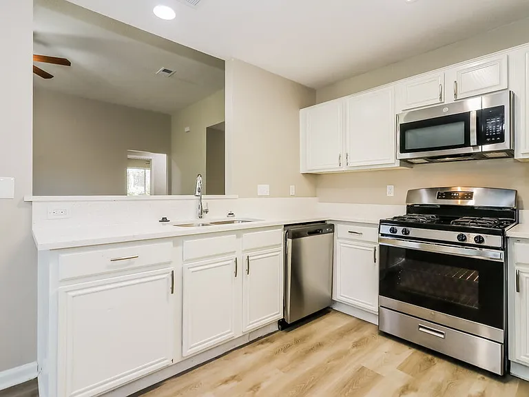 4509 Fox Run St — Photo 7