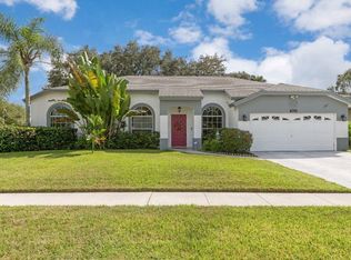 105 Laurel Way, Royal Palm Beach, FL 33411