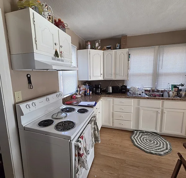 411 E Denver St #1 — Photo 2