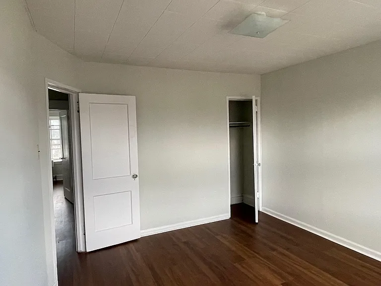 Bedroom 1, picture #2
