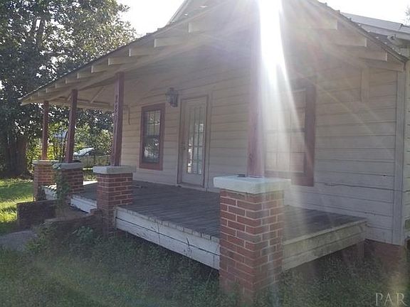 2nd image of 2201 N T St