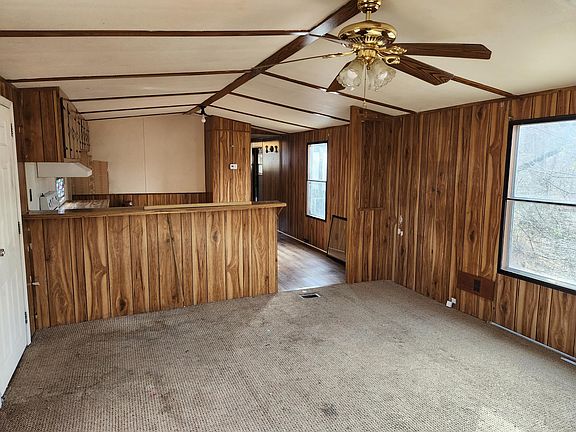 4th image of 1252 S Main St