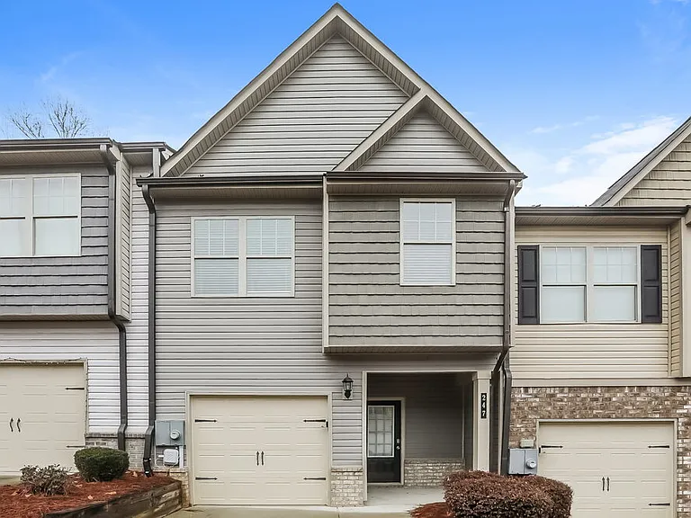 247 Turtle Creek Dr — Photo 1