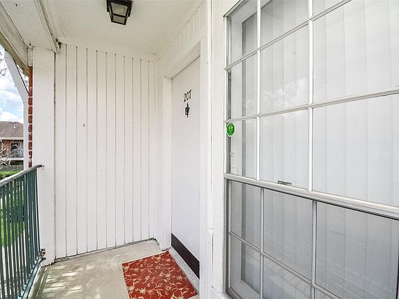 5th image of 9201 Clarewood Dr #207