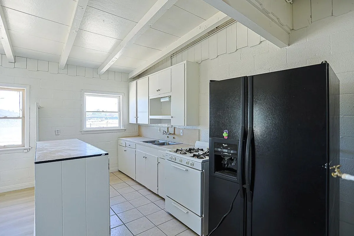 1 bed, 1.0 bath, 600 sqft, $1,050 — Photo 3