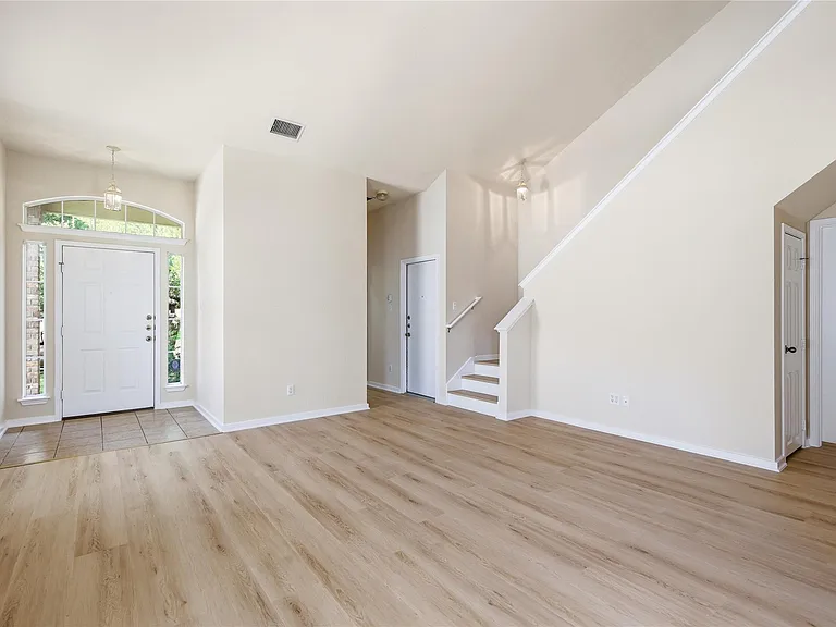 3774 Castle Rock Dr — Photo 4
