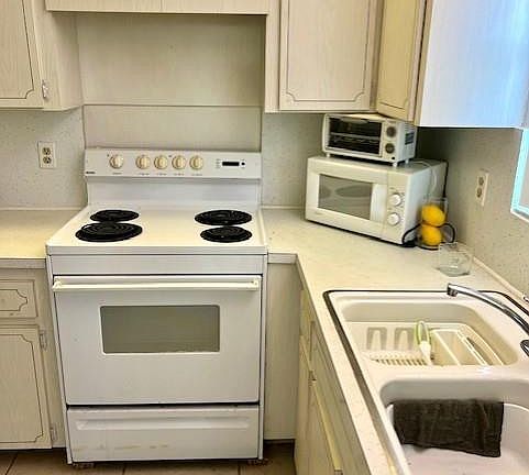 5th image of 1455 N 12th Ct APT 6B