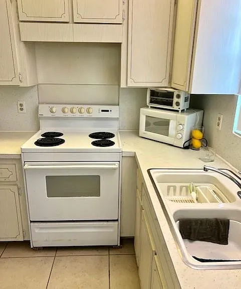 1455 N 12th Ct #6B — Photo 5