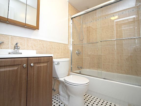 5th image of 6132 169th St #1
