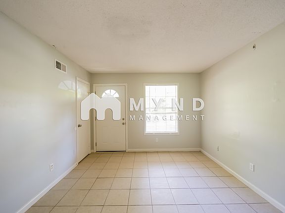 3rd image of 3020 Normandy Dr #Lake0