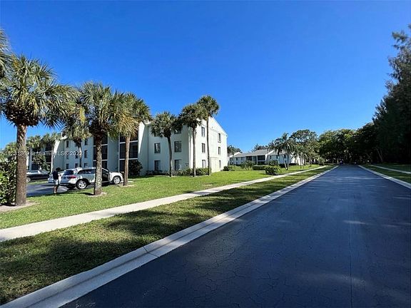 3rd image of 3606 Alder Dr APT F2