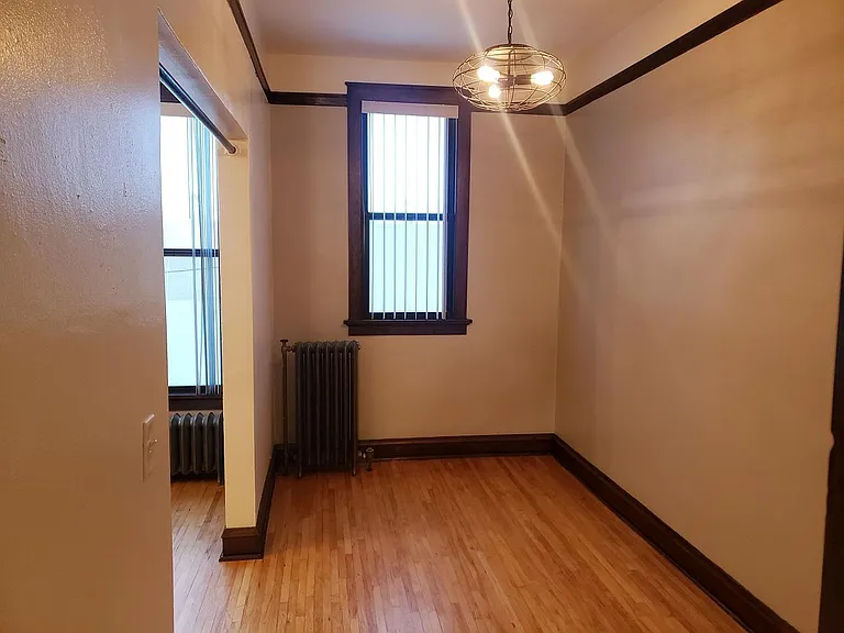 506 1/2 E 4th St #D — Photo 6