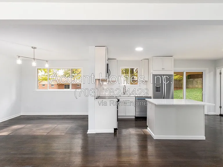 8613 Kenilworth Dr — Photo 12