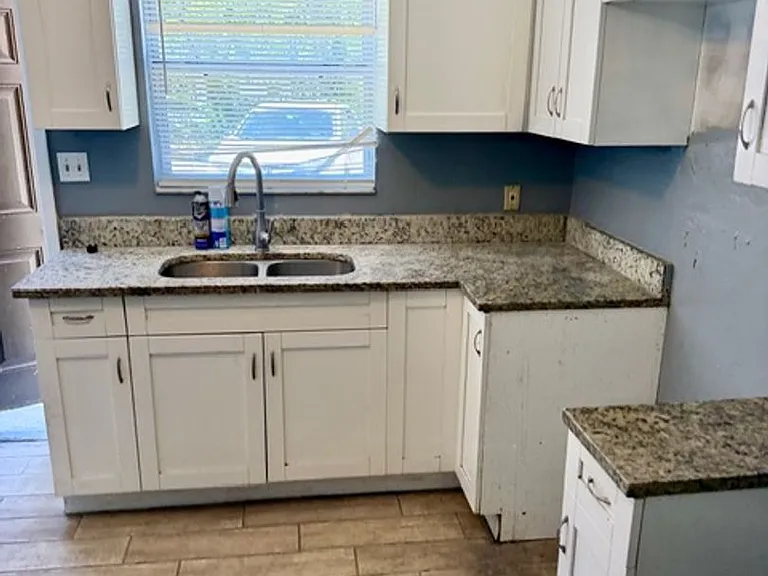 8105 N Klondyke St — Photo 6