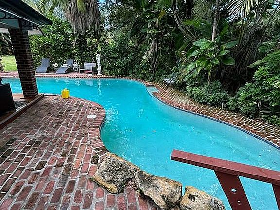 This is a $250K Pool