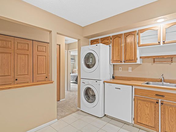 5th image of 12600 Parkwood Dr APT 213