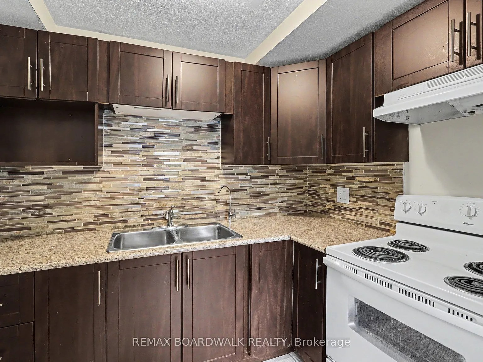 3 bed, $2,600 — Photo 4