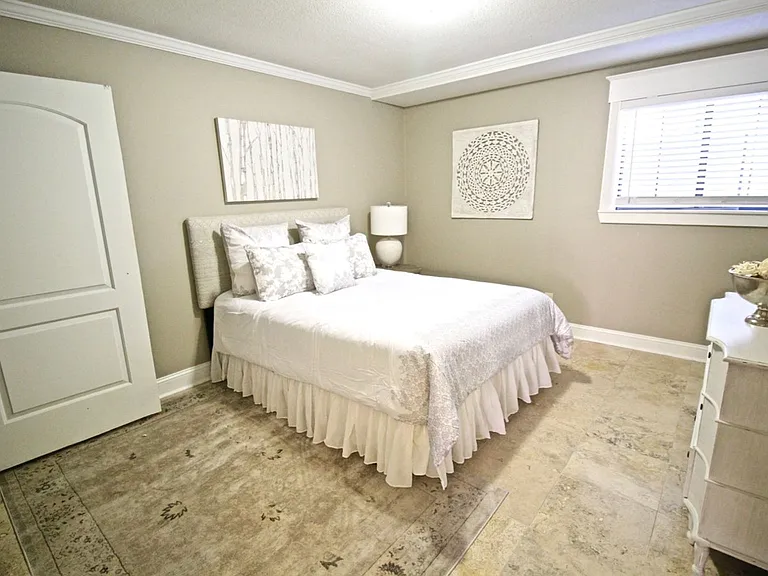 Plaza 44 Apartments — Photo 10