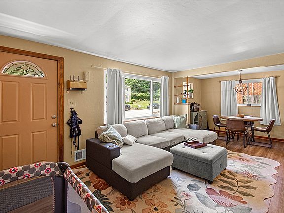 3rd image of 1035 Sanda Dr