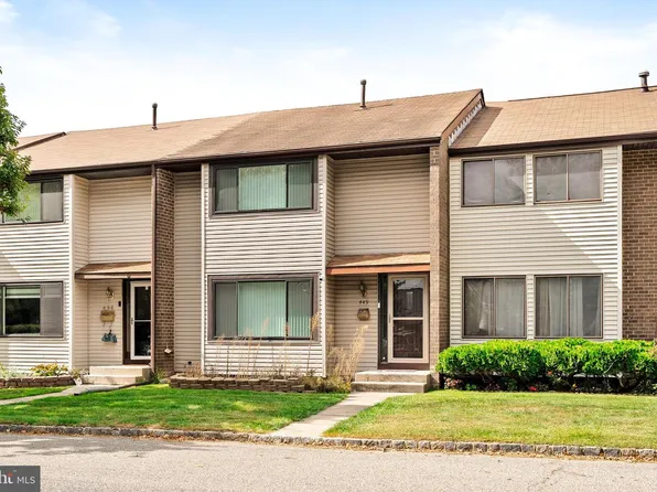 449 Livingston Dr, East Windsor, NJ 08520
