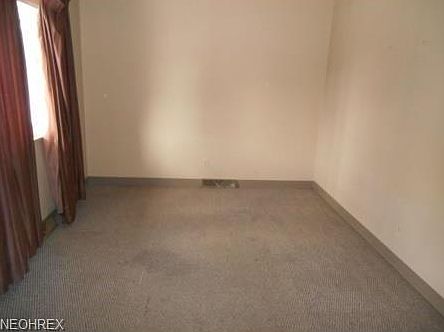 3rd image of 2291 & 2295 27th St SW