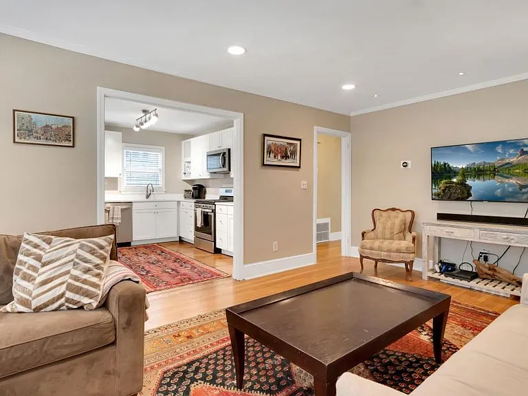 147 Lindbergh Dr NE — Photo 9