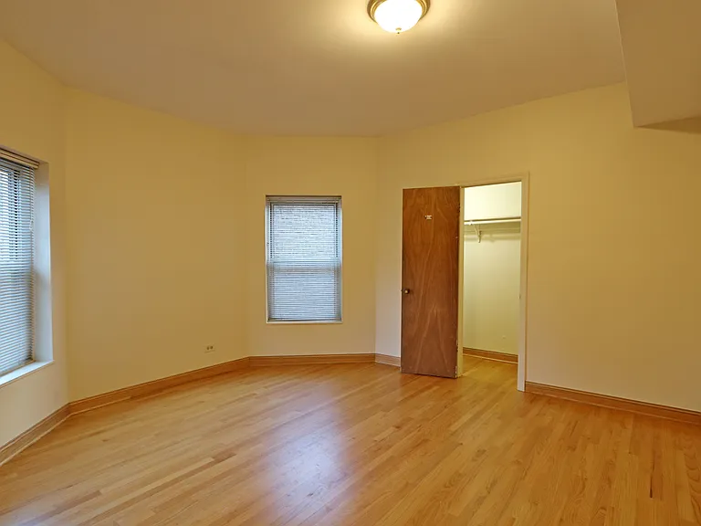 918 W Buena Ave #1 — Photo 10