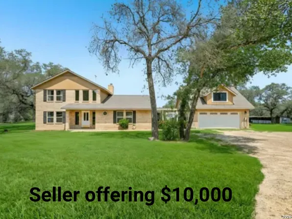 1922 Virginia Ln, Floresville, TX 78114