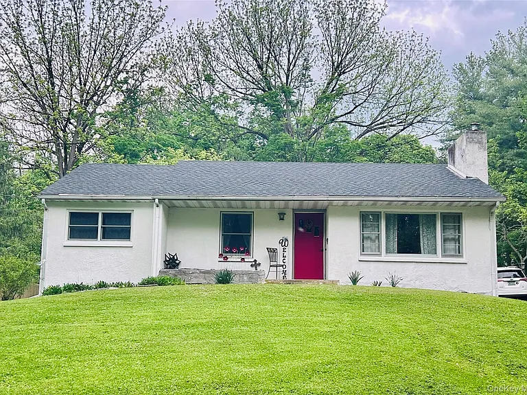 4 Petticoat Ln — Photo 1