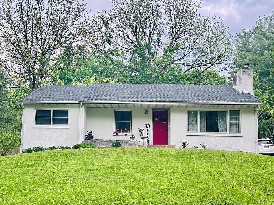 1st image of 4 Petticoat Ln