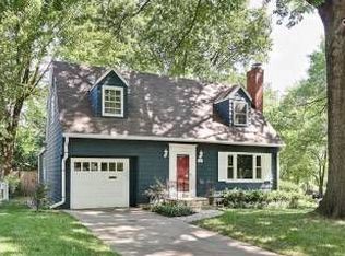 2400 W 49th Ter, Westwood, KS 66205
