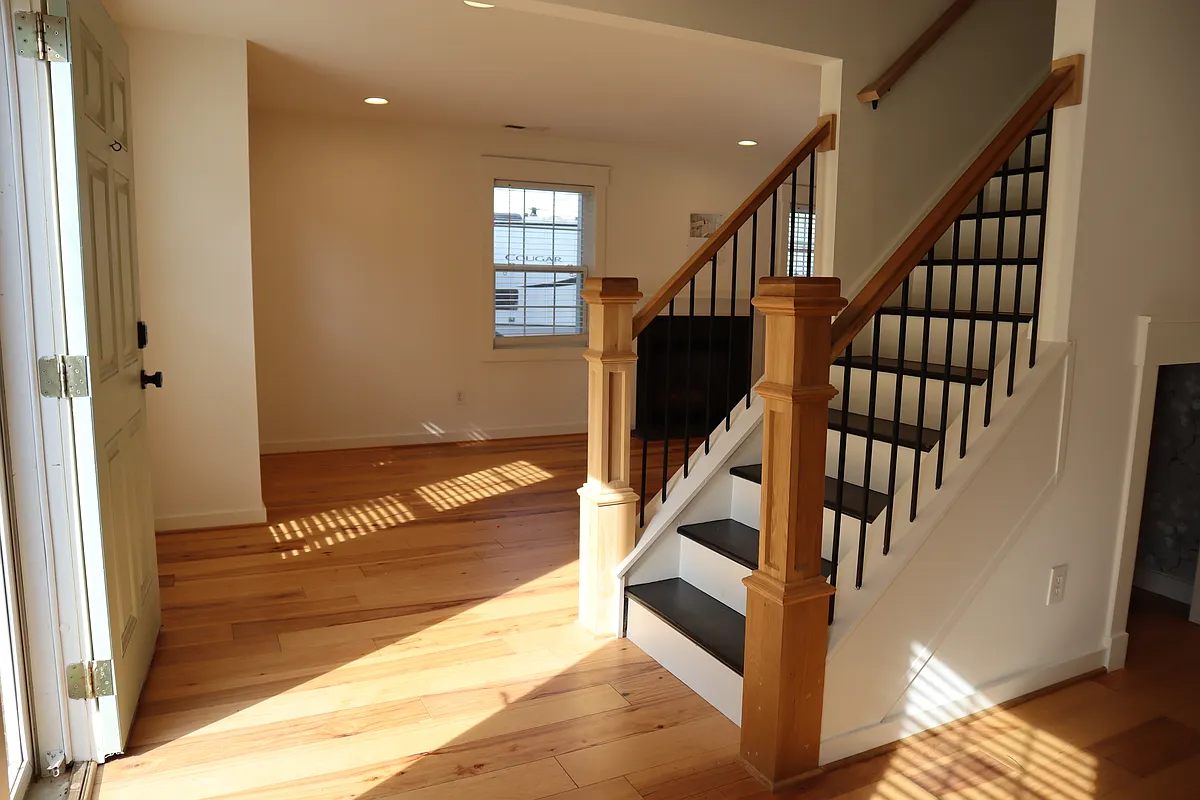 Building Photo - 34 Burnice Pl