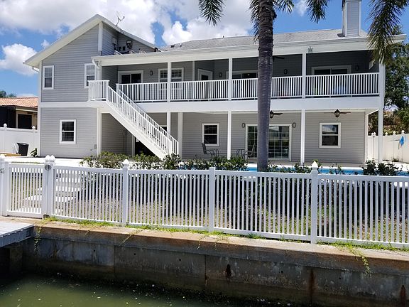 Expansive decking