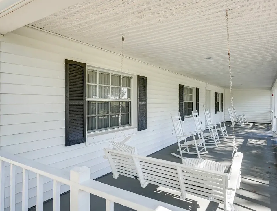3 bed, 1800 sqft, $2,500 — Photo 3