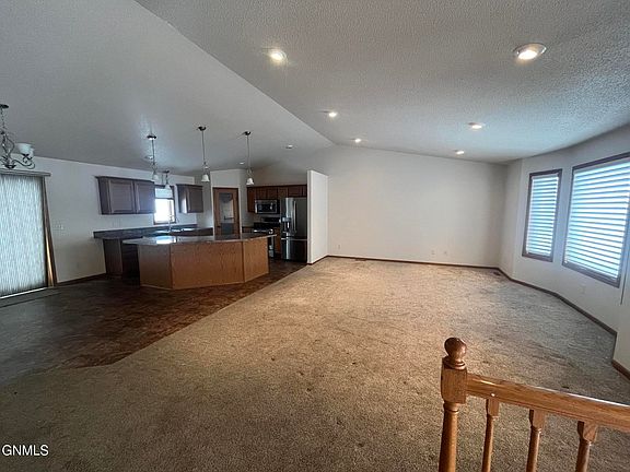 4th image of 5036 39th Ave NW
