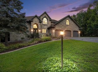 4501 Hillcrest Dr, Oneida, WI 54155