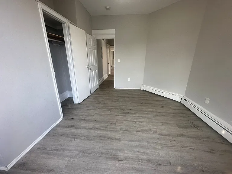 317 W Runyon St #3R — photo 2 of 8