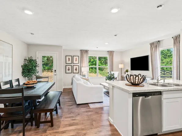 93 Cypress Hill Dr, Defiance, OH 43512