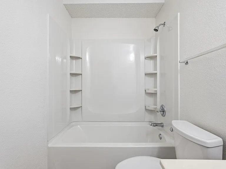 2833 Hidden Springs Dr — Photo 16