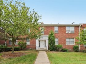 3279 Warrensville Center Rd