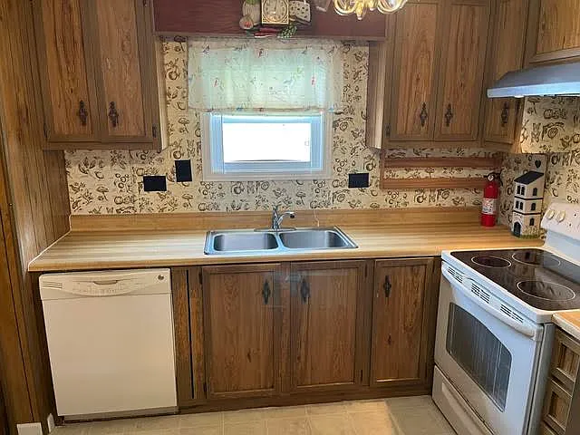 2 bed, 1.5 bath, 1100 sqft, $1,595 — Photo 3