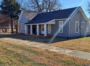 307 E 2nd Ave, Eskridge, KS 66423