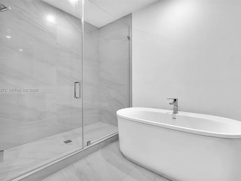 17550 Collins Ave #504 — Photo 22