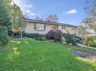 52 Rock Rd, Englewood Cliffs, NJ 07632