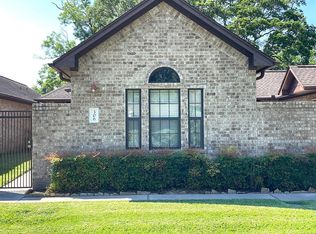306 Reppert St, Bacliff, TX 77518