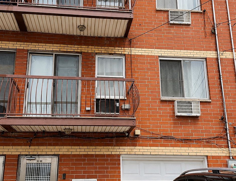 1st image of 3103 Linden Pl APT 3