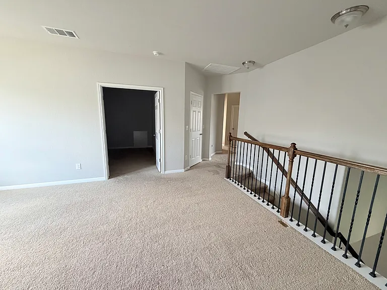 1009 Valley View Dr — Photo 20