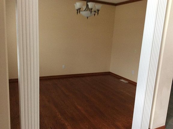 5th image of 4005 Deer Lake Dr