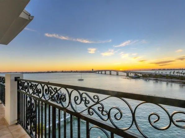 166 Golden Gate Point APT 70, Sarasota, FL 34236
